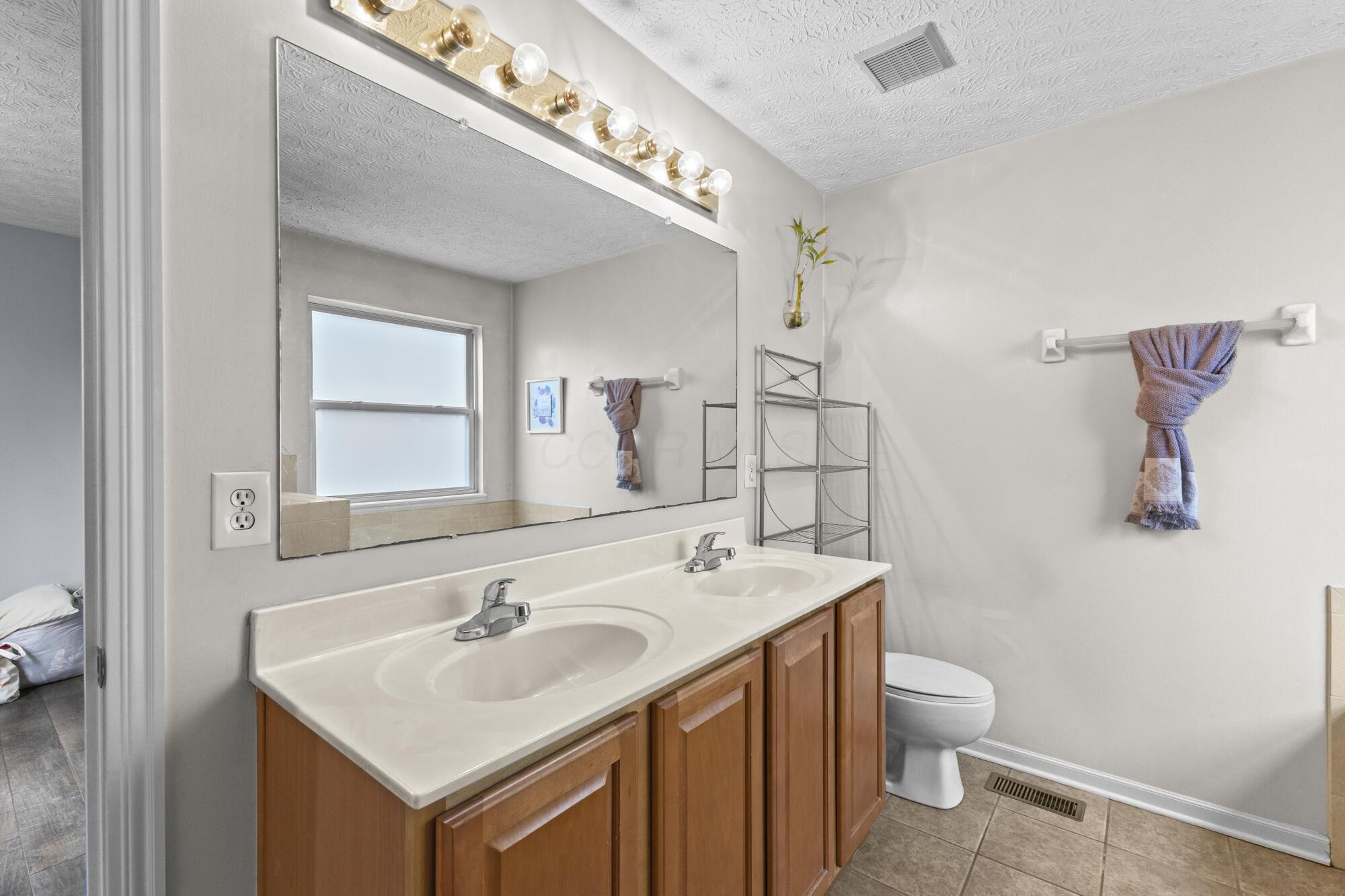 388 Rocky Springs Drive, Blacklick, Ohio image 16