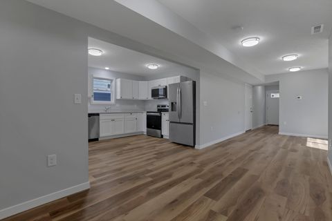 Photo of 70 S S Wayne Avenue, Columbus, OH 43204 (MLS # 226016446)