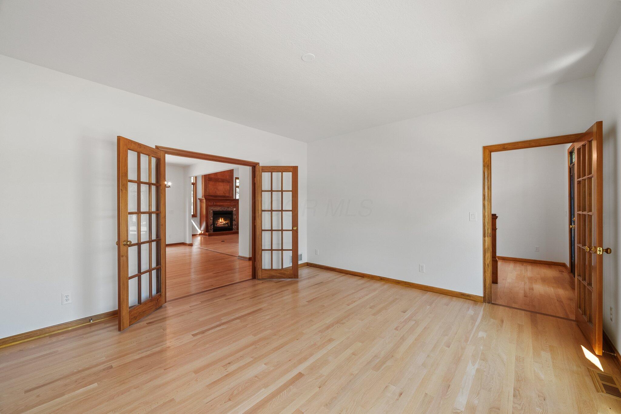 2467 Marthas Wood, Grove City, Ohio image 13