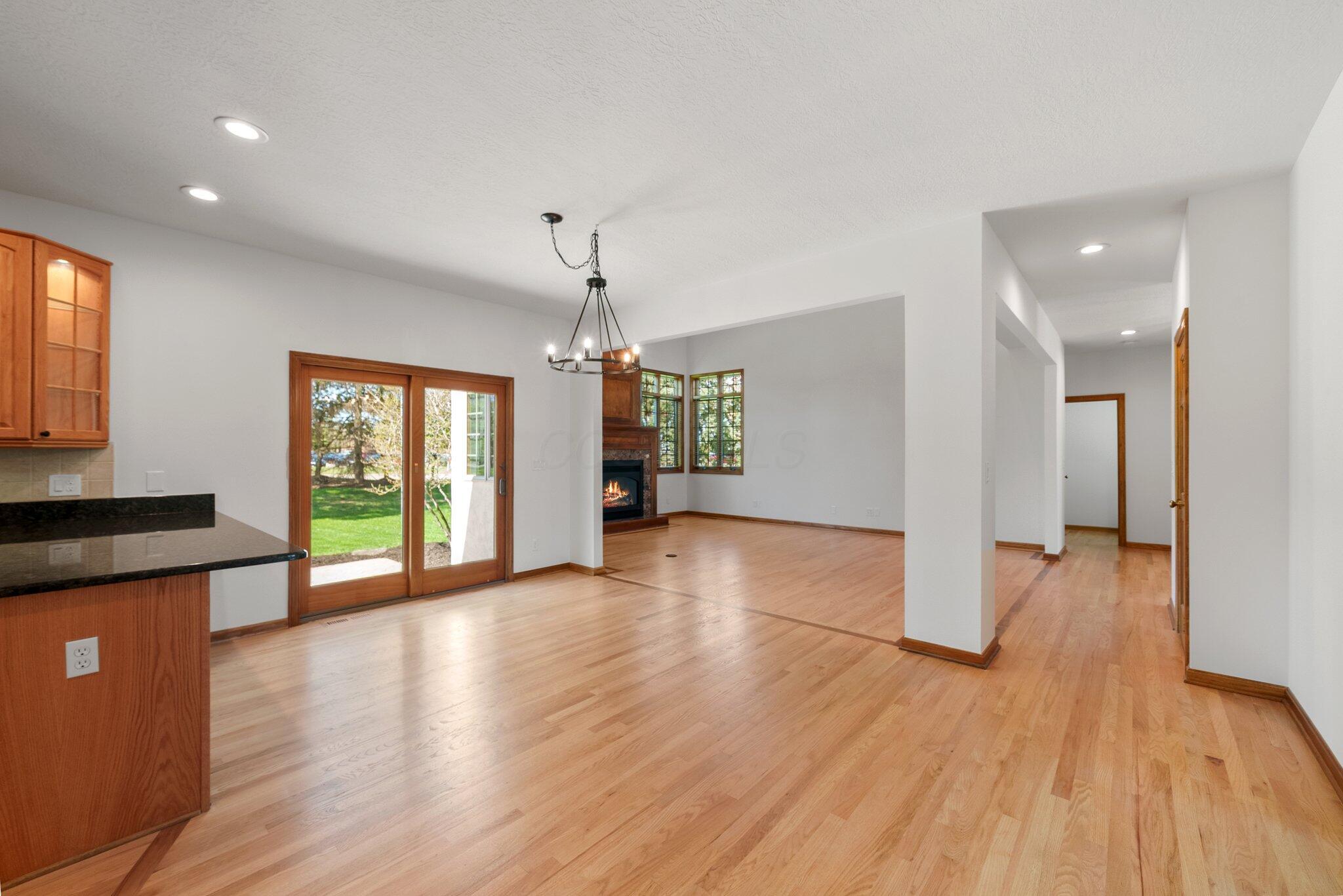 2467 Marthas Wood, Grove City, Ohio image 19