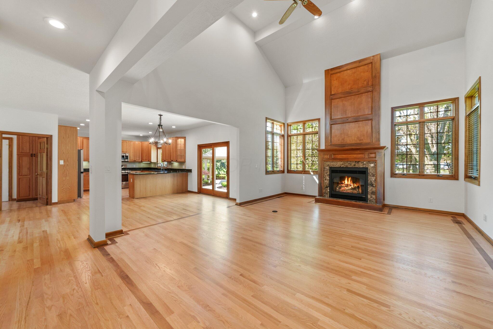 2467 Marthas Wood, Grove City, Ohio image 10