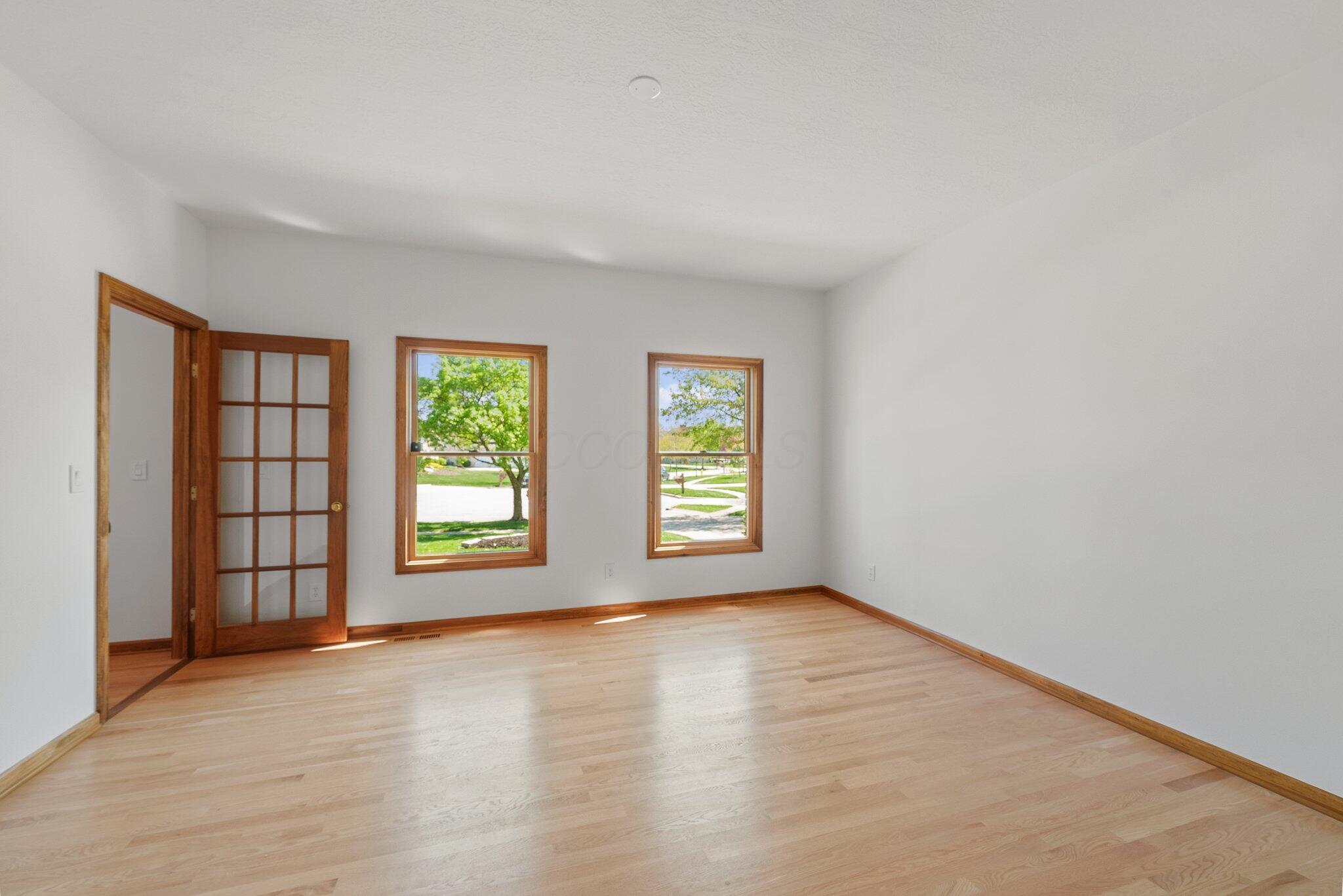 2467 Marthas Wood, Grove City, Ohio image 14