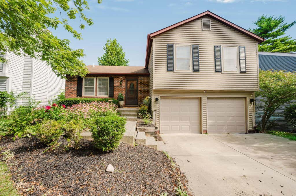 Photo of 1714 Laramie Drive, Powell, OH 43065 (MLS # 226029257)