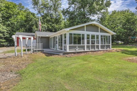 Tiny photo for 13426 Cedar Road NE, Thornville, OH 43076 (MLS # 226024635)