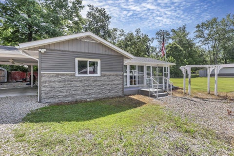 Tiny photo for 13426 Cedar Road NE, Thornville, OH 43076 (MLS # 226024635)