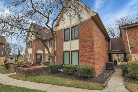Photo of 3288 Valley Lane S, Columbus, OH 43231 (MLS # 226000984)