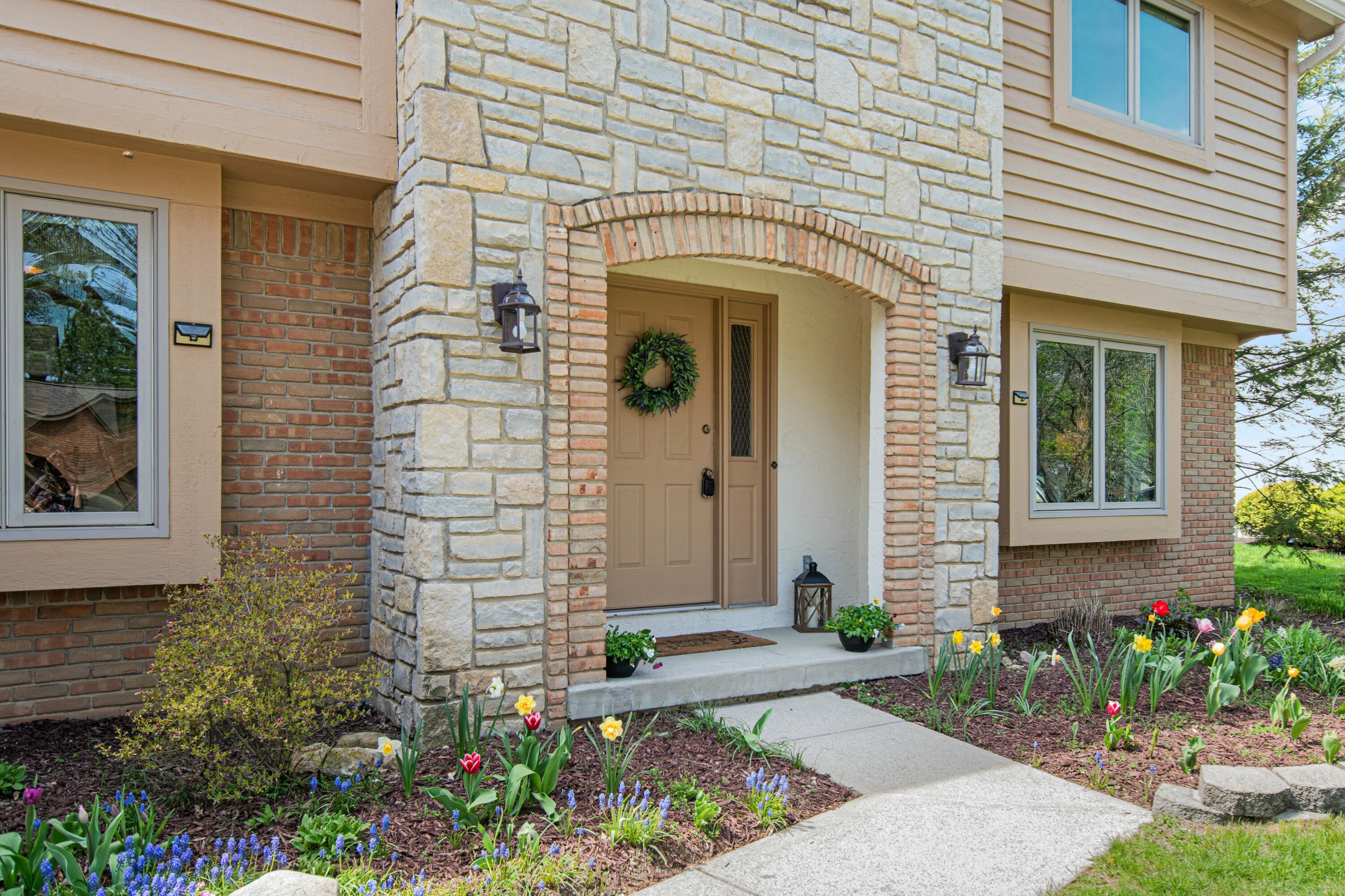 7101 Wendy Trail Lane, Dublin, Ohio image 4