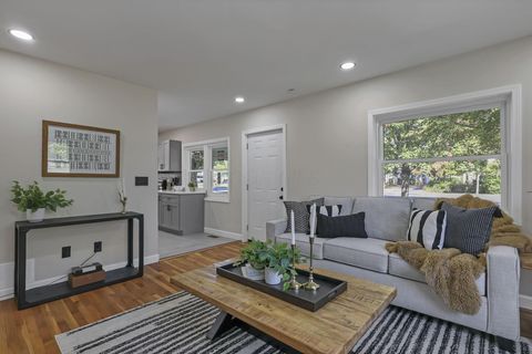 Tiny photo for 2227 Zollinger Road, Columbus, OH 43221 (MLS # 225037574)