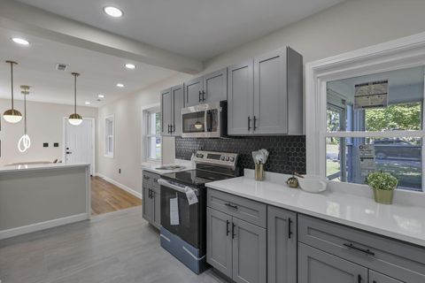 Tiny photo for 2227 Zollinger Road, Columbus, OH 43221 (MLS # 225037574)