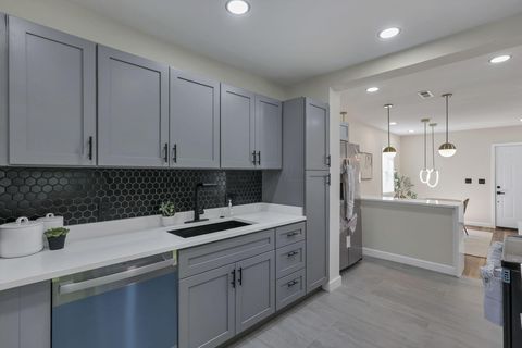 Tiny photo for 2227 Zollinger Road, Columbus, OH 43221 (MLS # 225037574)