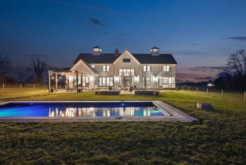 Photo of 5360 Refugee Road NW, Baltimore, OH 43105 (MLS # 226000359)