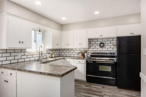 Tiny photo for 117 Postle Boulevard, Columbus, OH 43228 (MLS # 225040604)