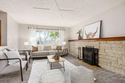 Tiny photo for 117 Postle Boulevard, Columbus, OH 43228 (MLS # 225040604)