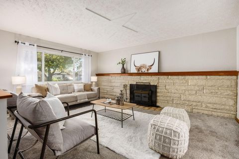 Tiny photo for 117 Postle Boulevard, Columbus, OH 43228 (MLS # 225040604)