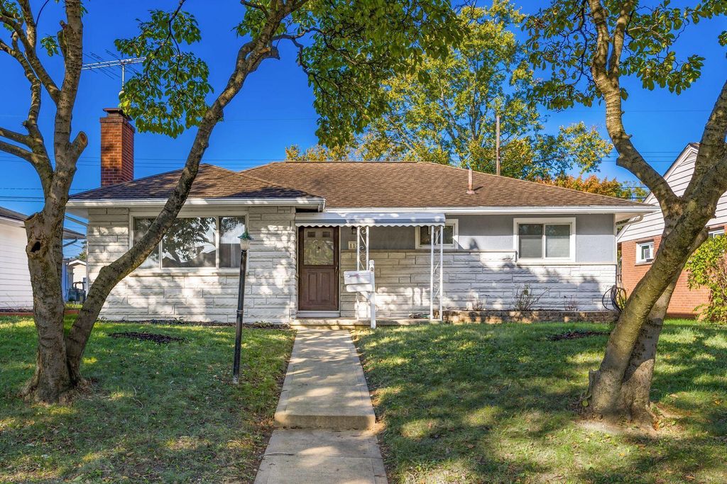 Photo for 117 Postle Boulevard, Columbus, OH 43228 (MLS # 225040604)