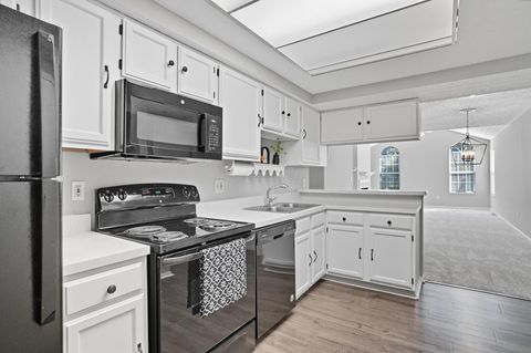Tiny photo for 301 Villa Oaks Lane, Columbus, OH 43230 (MLS # 225037385)