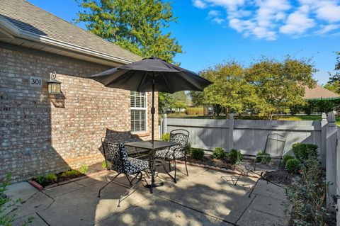 Tiny photo for 301 Villa Oaks Lane, Columbus, OH 43230 (MLS # 225037385)