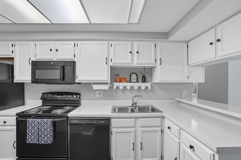Tiny photo for 301 Villa Oaks Lane, Columbus, OH 43230 (MLS # 225037385)