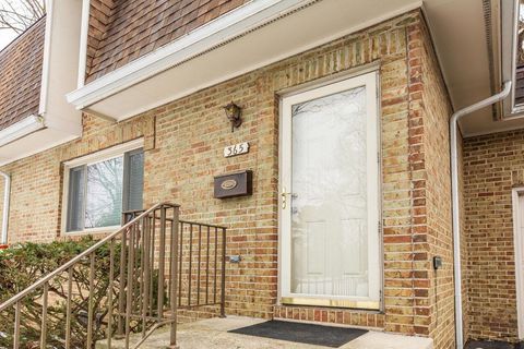 Photo of 365 E North Street 5 #5, Columbus, OH 43085 (MLS # 226005954)