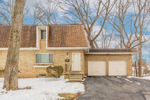 Photo of 365 E North Street 5 #5, Columbus, OH 43085 (MLS # 226005954)