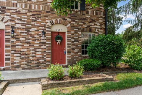 Photo of 2567 Scioto View Lane J #J, Columbus, OH 43221 (MLS # 223018569)