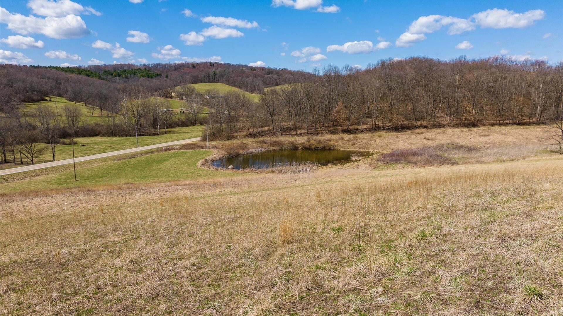 8236 Pleasant Valley Road, Frazeysburg, Ohio image 3