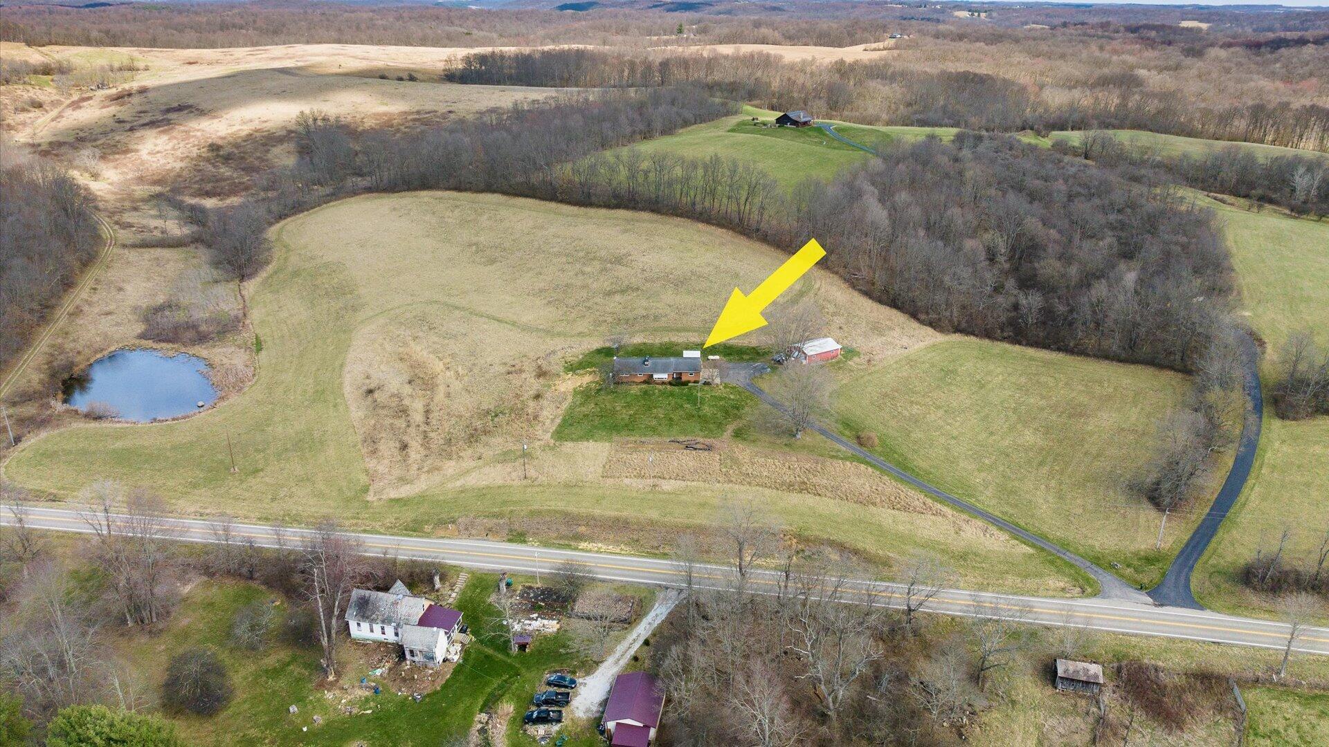 8236 Pleasant Valley Road, Frazeysburg, Ohio image 2