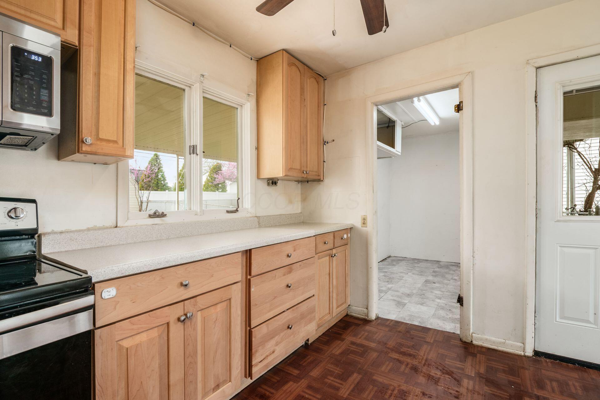 4315 Brookgrove Drive, Grove City, Ohio image 17