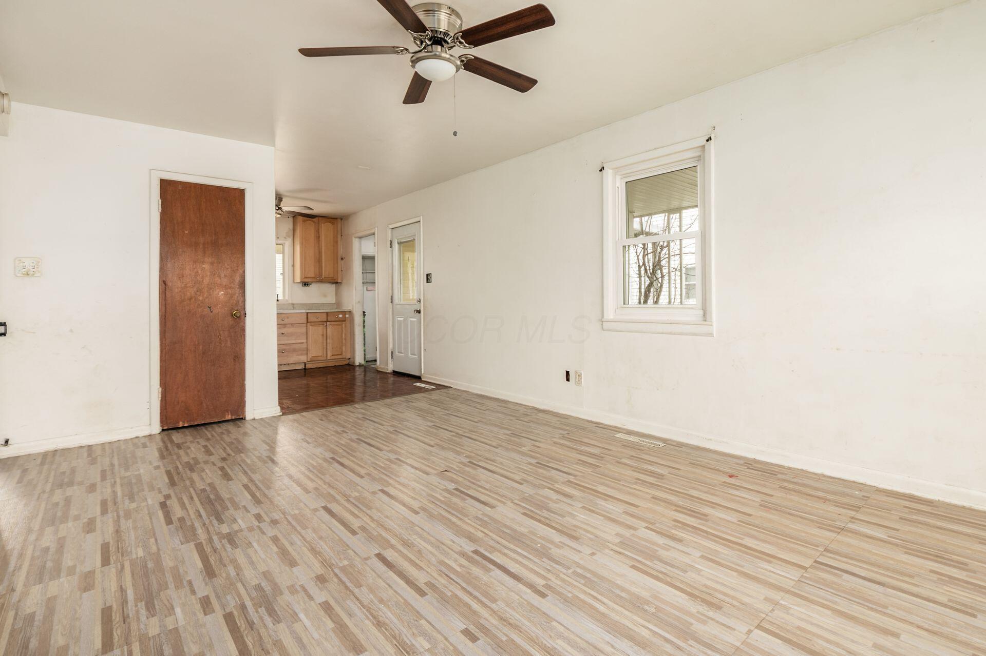 4315 Brookgrove Drive, Grove City, Ohio image 8