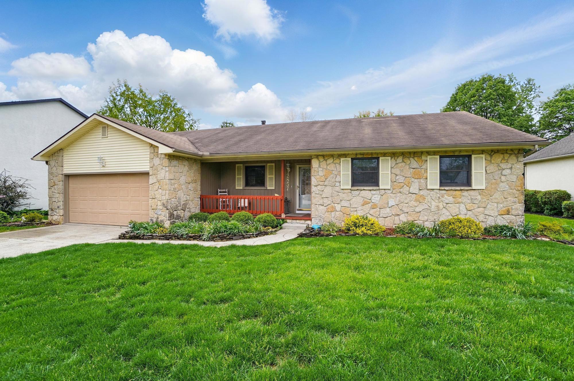 2857 Buxton Lane, Grove City, Ohio image 2