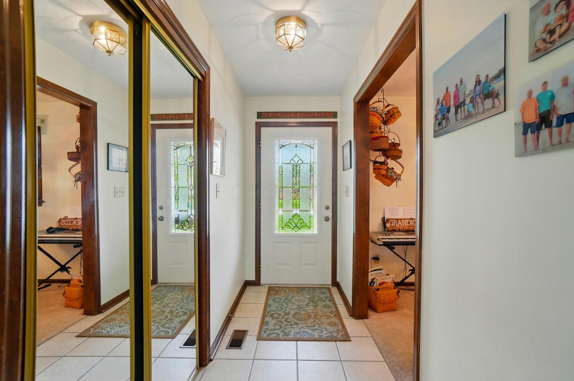 2857 Buxton Lane, Grove City, Ohio image 5