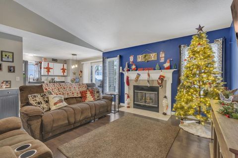 Tiny photo for 1592 Magoffin Avenue, Columbus, OH 43207 (MLS # 225044803)