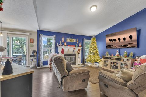 Tiny photo for 1592 Magoffin Avenue, Columbus, OH 43207 (MLS # 225044803)