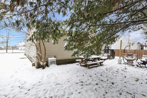 Tiny photo for 1592 Magoffin Avenue, Columbus, OH 43207 (MLS # 225044803)