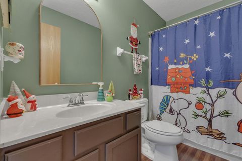 Tiny photo for 1592 Magoffin Avenue, Columbus, OH 43207 (MLS # 225044803)