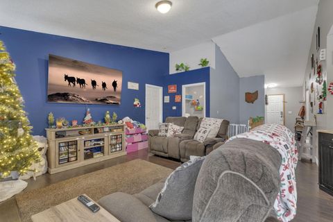 Tiny photo for 1592 Magoffin Avenue, Columbus, OH 43207 (MLS # 225044803)