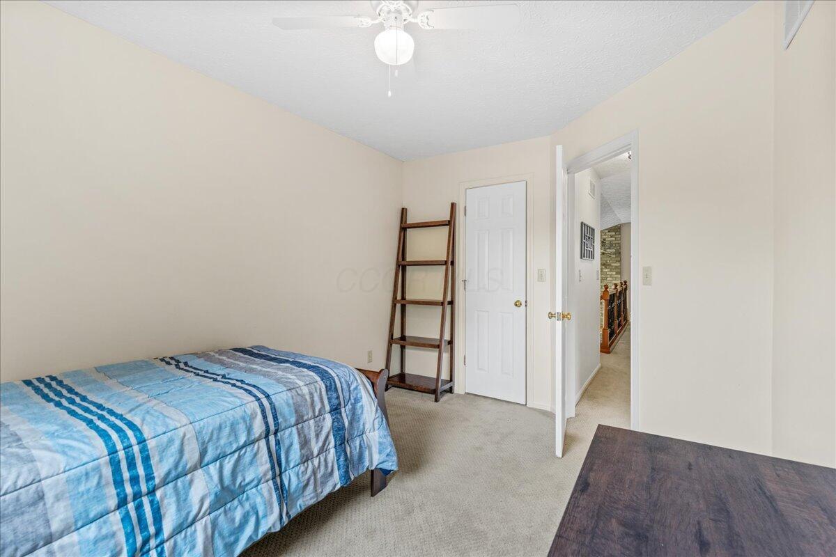 1205 Holton Road, Grove City, Ohio image 25