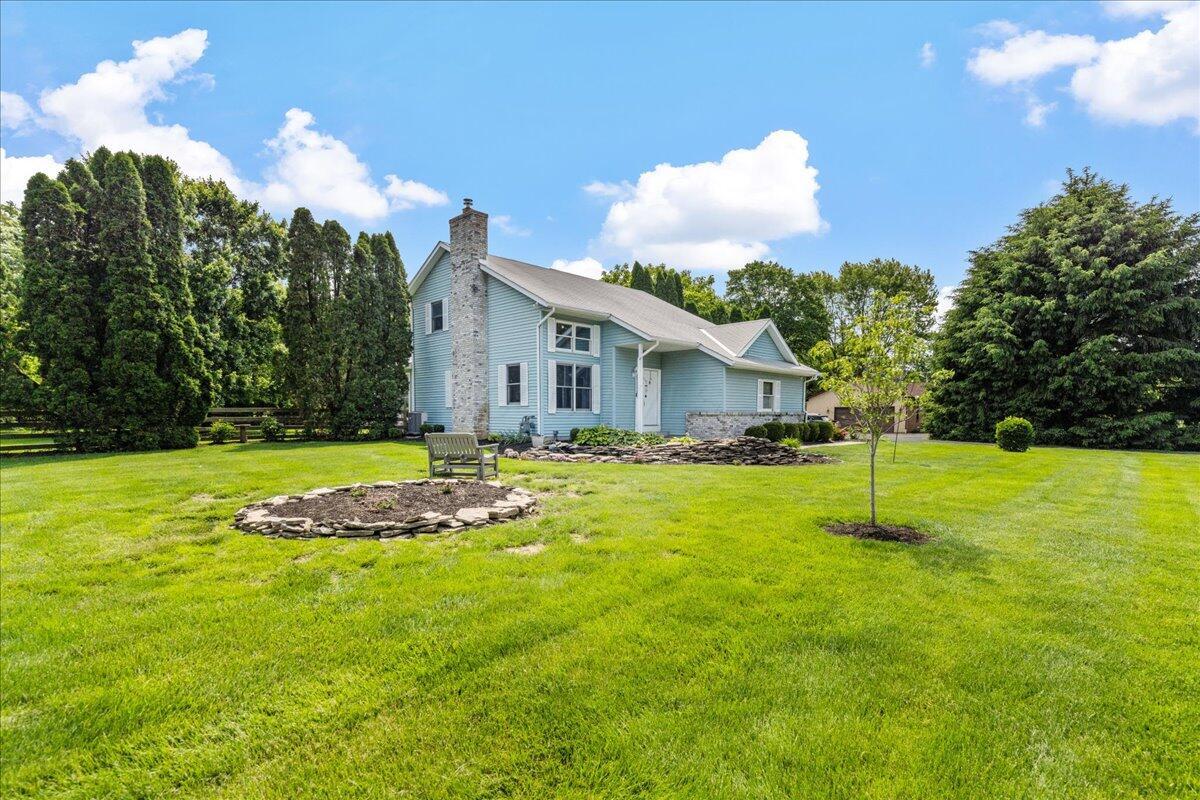1205 Holton Road, Grove City, Ohio image 2