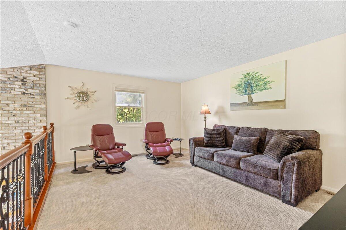 1205 Holton Road, Grove City, Ohio image 20