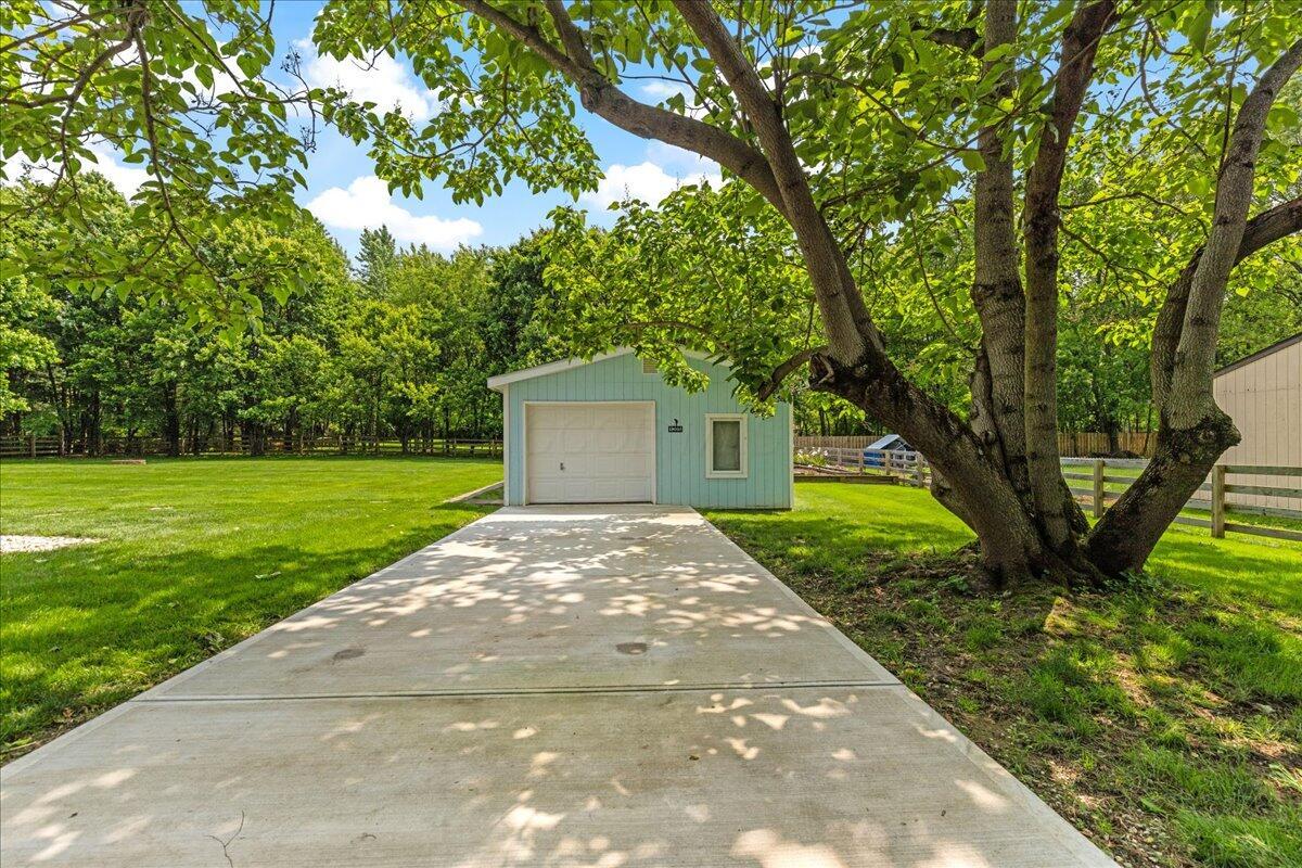 1205 Holton Road, Grove City, Ohio image 28