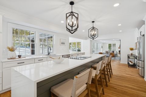 Photo of 4540 Langport Road, Upper Arlington, OH 43220 (MLS # 225044815)