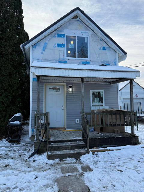 Photo of 421 Walnut Street, Washington Court House, OH 43160 (MLS # 225044822)