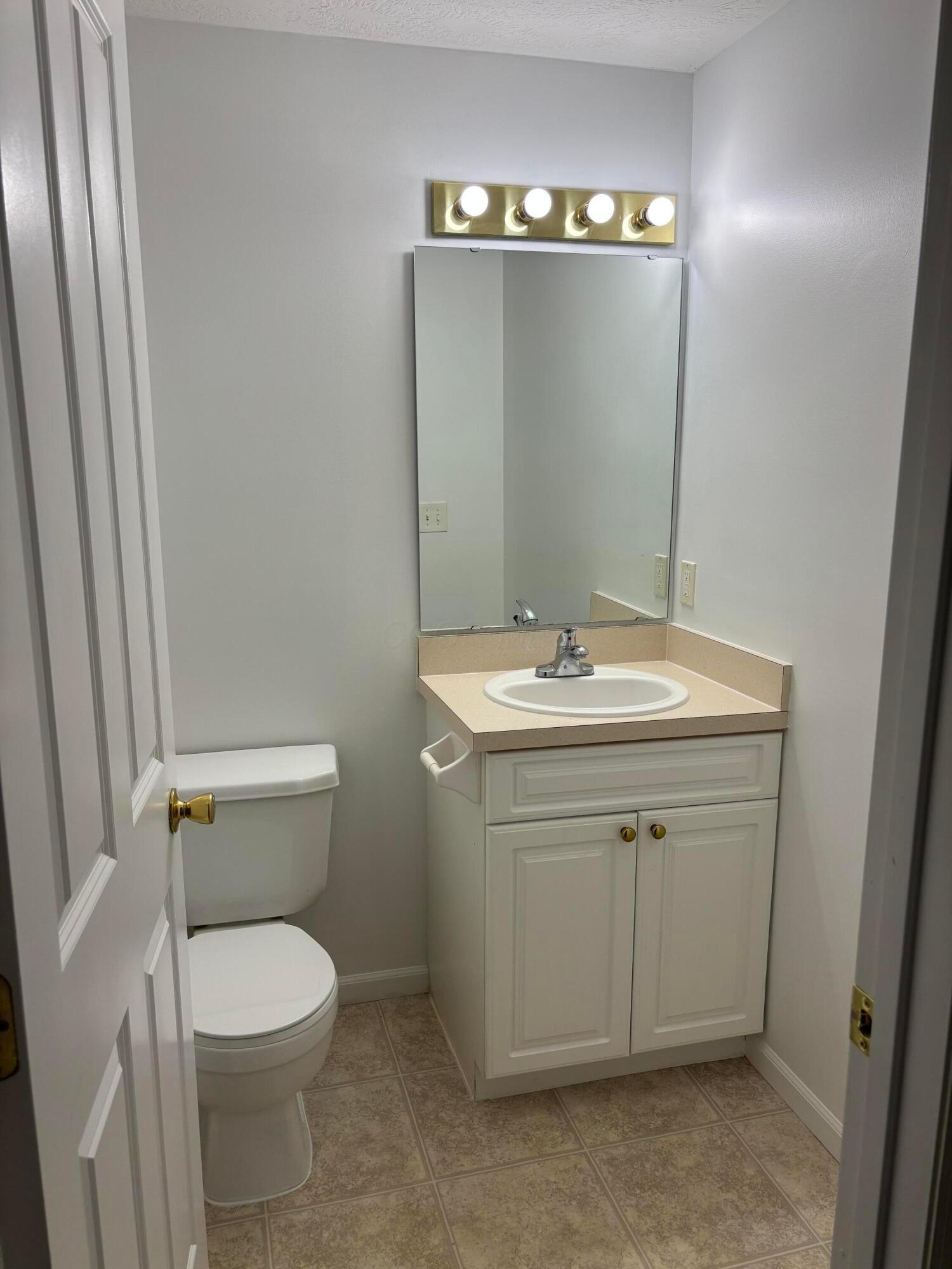 1193 Hollytree Lane, Westerville, Ohio image 12