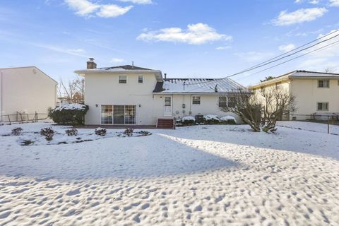 Tiny photo for 1710 Kenwick Road, Columbus, OH 43209 (MLS # 225045142)