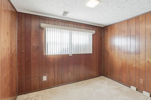 Tiny photo for 1710 Kenwick Road, Columbus, OH 43209 (MLS # 225045142)