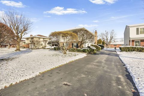 Tiny photo for 1710 Kenwick Road, Columbus, OH 43209 (MLS # 225045142)