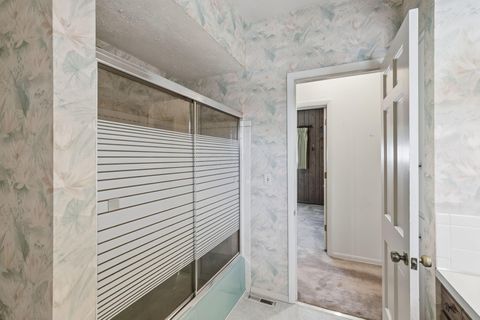 Tiny photo for 1710 Kenwick Road, Columbus, OH 43209 (MLS # 225045142)