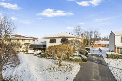 Tiny photo for 1710 Kenwick Road, Columbus, OH 43209 (MLS # 225045142)