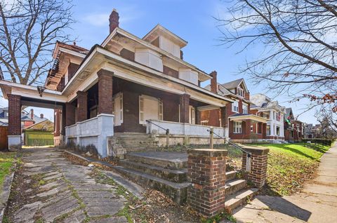 Photo of 1703 Bryden Road, Columbus, OH 43205 (MLS # 226009311)