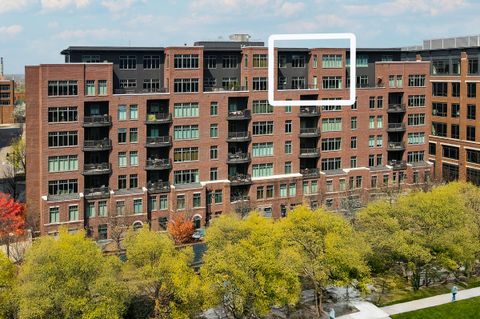 Photo of 250 Daniel Burnham Square 707 #707, Columbus, OH 43215 (MLS # 225037002)